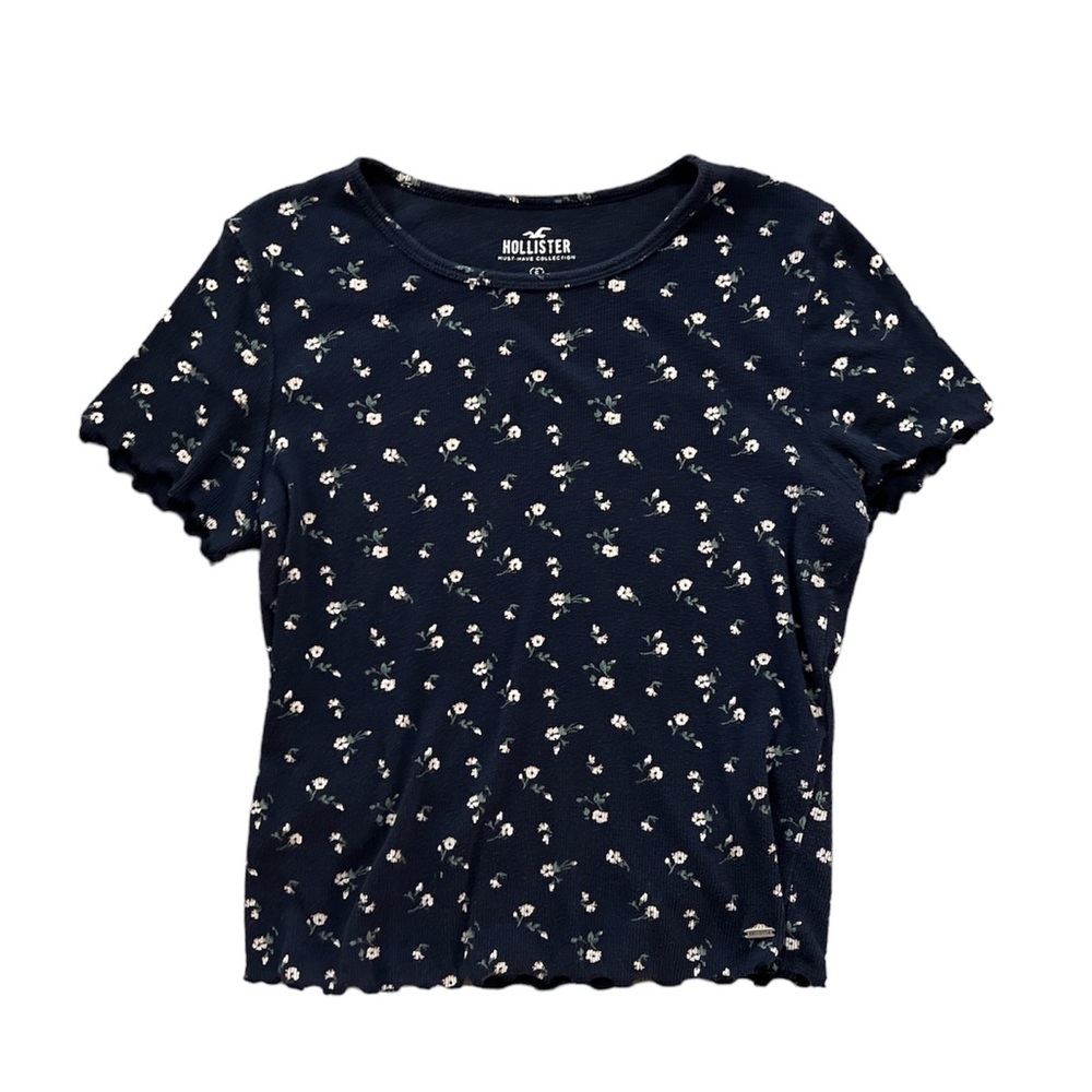 Hollister Baby Tee Lettuce Edge